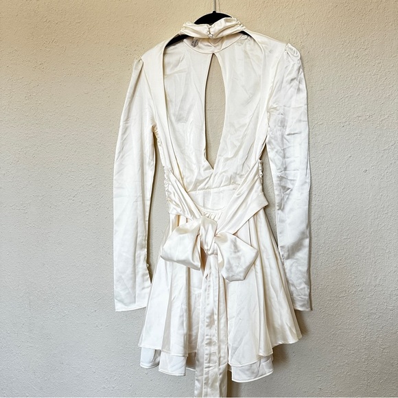 HOUSE OF CB Aryana Ivory Bow Mini Dress NWOT size XS - Picture 7 of 16